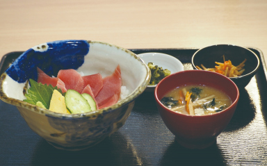 マグロ丼定食