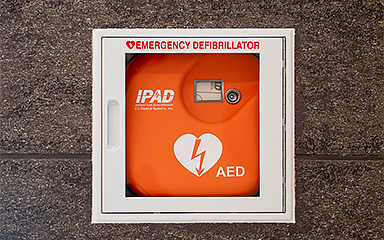 AED（自動体外除細動器）